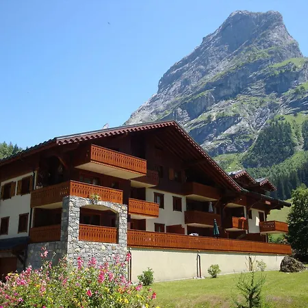 Duplex Chaleureux Au Centre, Proche Commerces Et Telepherique, Avec Balcon Sud Et Parking Couvert - Fr-1-464-76 *